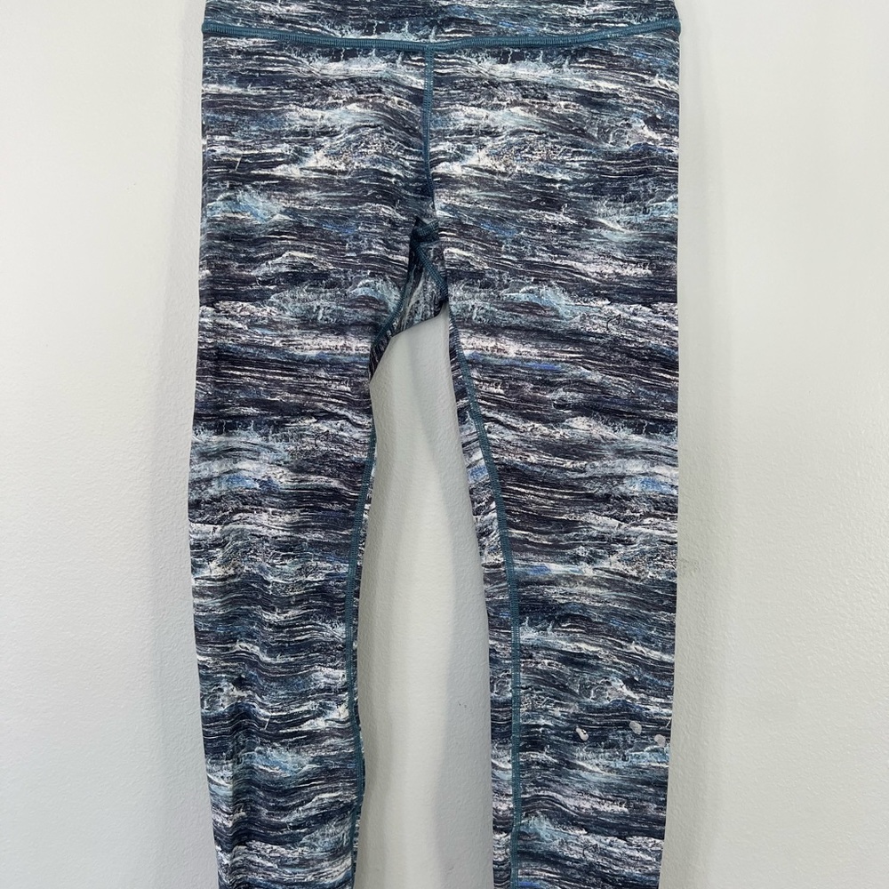 Lululemon Wunder Under Leggings size 6